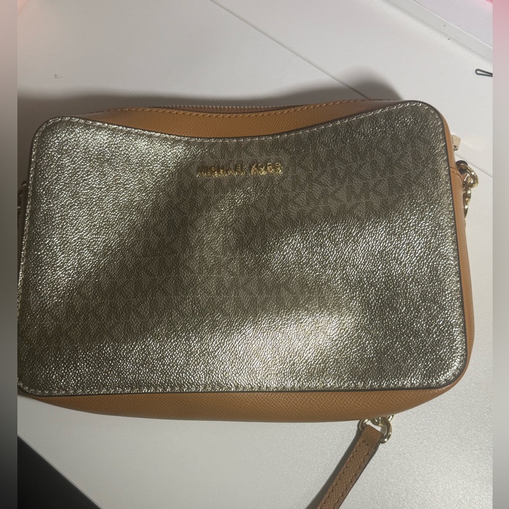 Michael Kors Jet Set Large East West Crossbody Shoulder Bag Gold - Picture 8 of 9